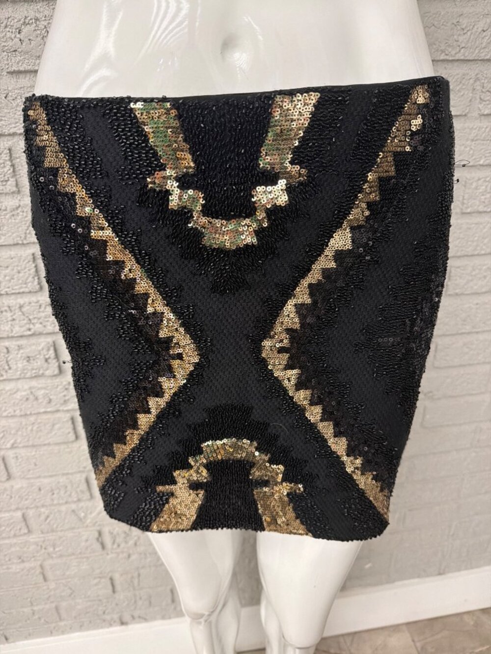 Forever 21 Women’s Geometric Black & Gold Beaded /Sequin Mini Skirt Size M